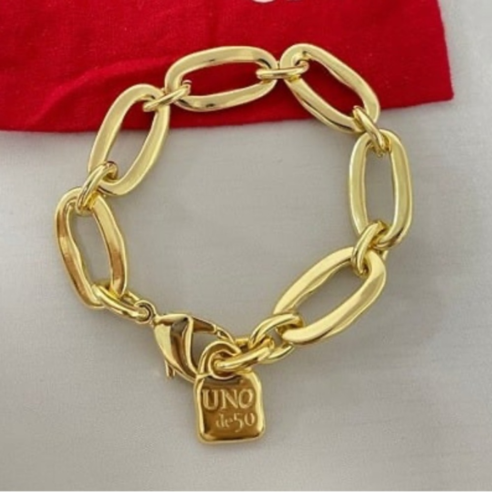 UNO de 50 Gold Chain Bracelet